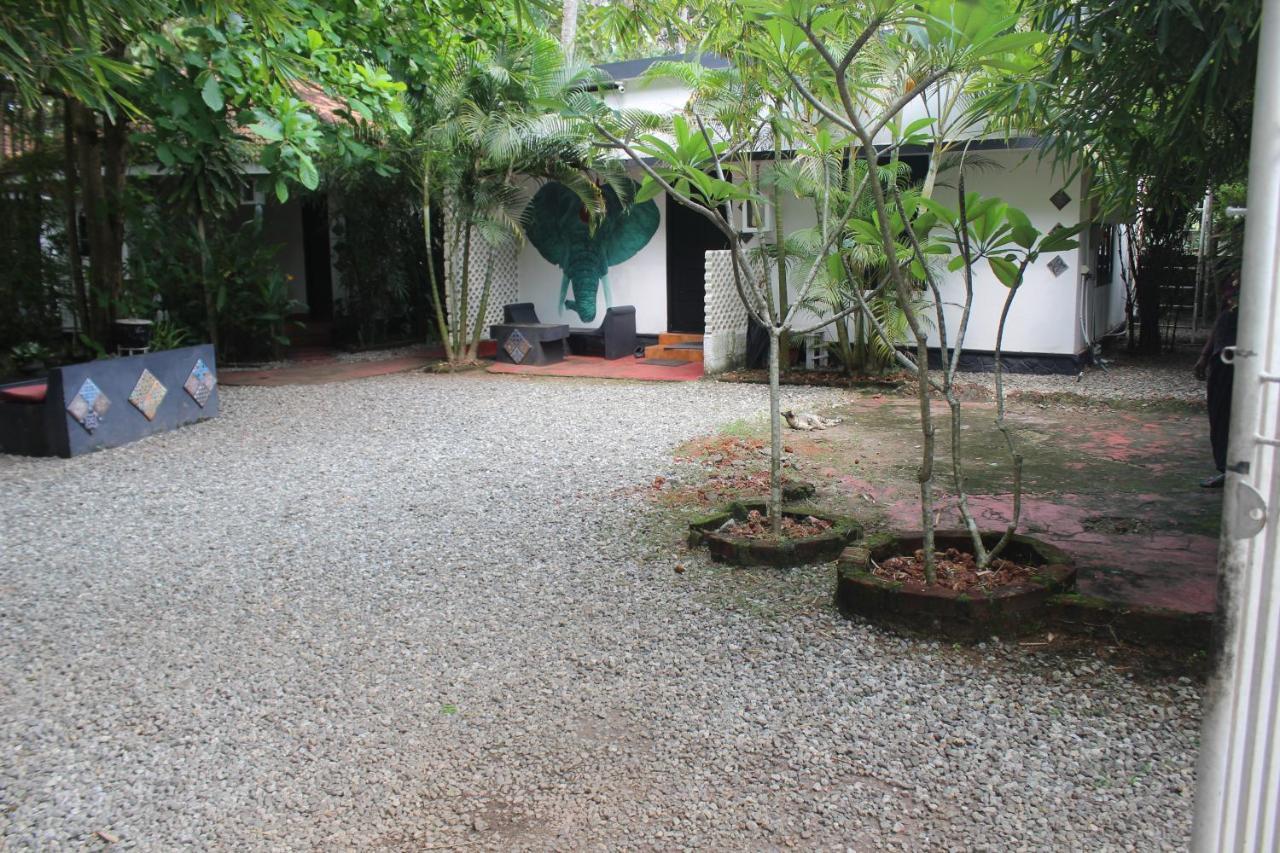 Апартаменты Mint Inside Garden Варкала Экстерьер фото